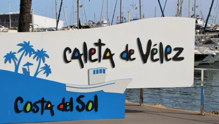 Maravilloso Apartamento En Primera Linea De Playa Con Vistas Al Mar En Caleta De Velez 2 D Ngoại thất bức ảnh