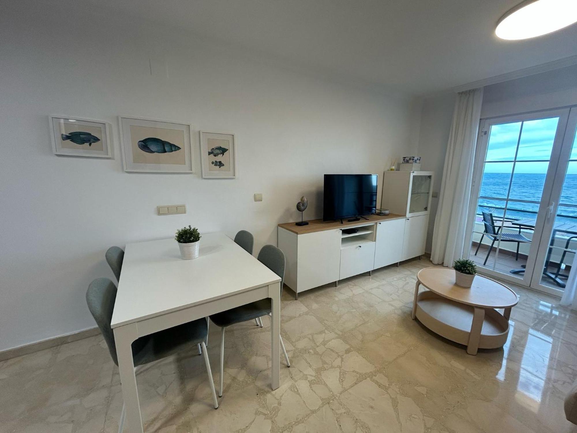 Maravilloso Apartamento En Primera Linea De Playa Con Vistas Al Mar En Caleta De Velez 2 D Ngoại thất bức ảnh